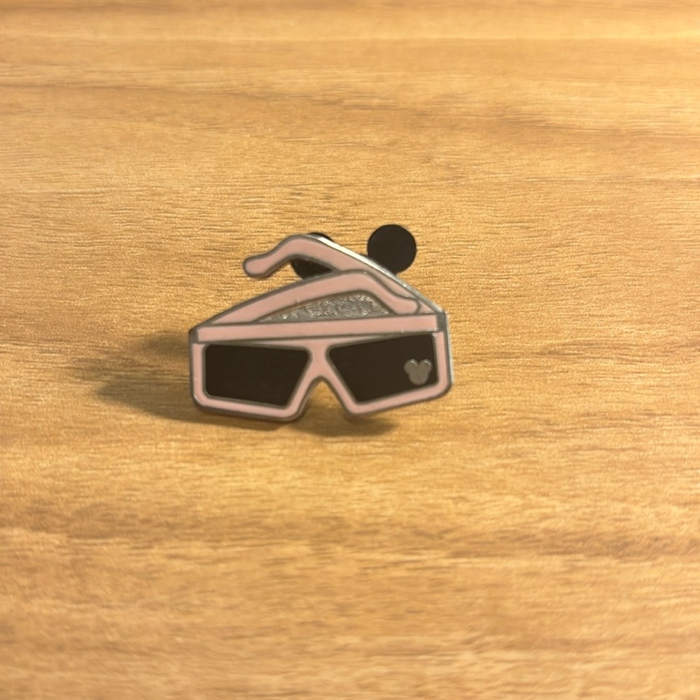 Sunglasses Hidden Mickey Pin